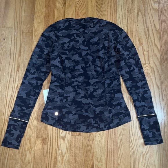NWT Lululemon Close to Crossing Long Sleeve Top - Picture 5 of 6